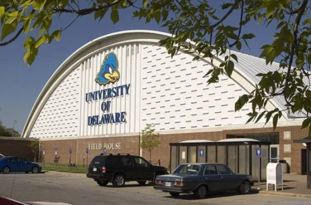 OUTSIDE VIEW OF DELAWARE
